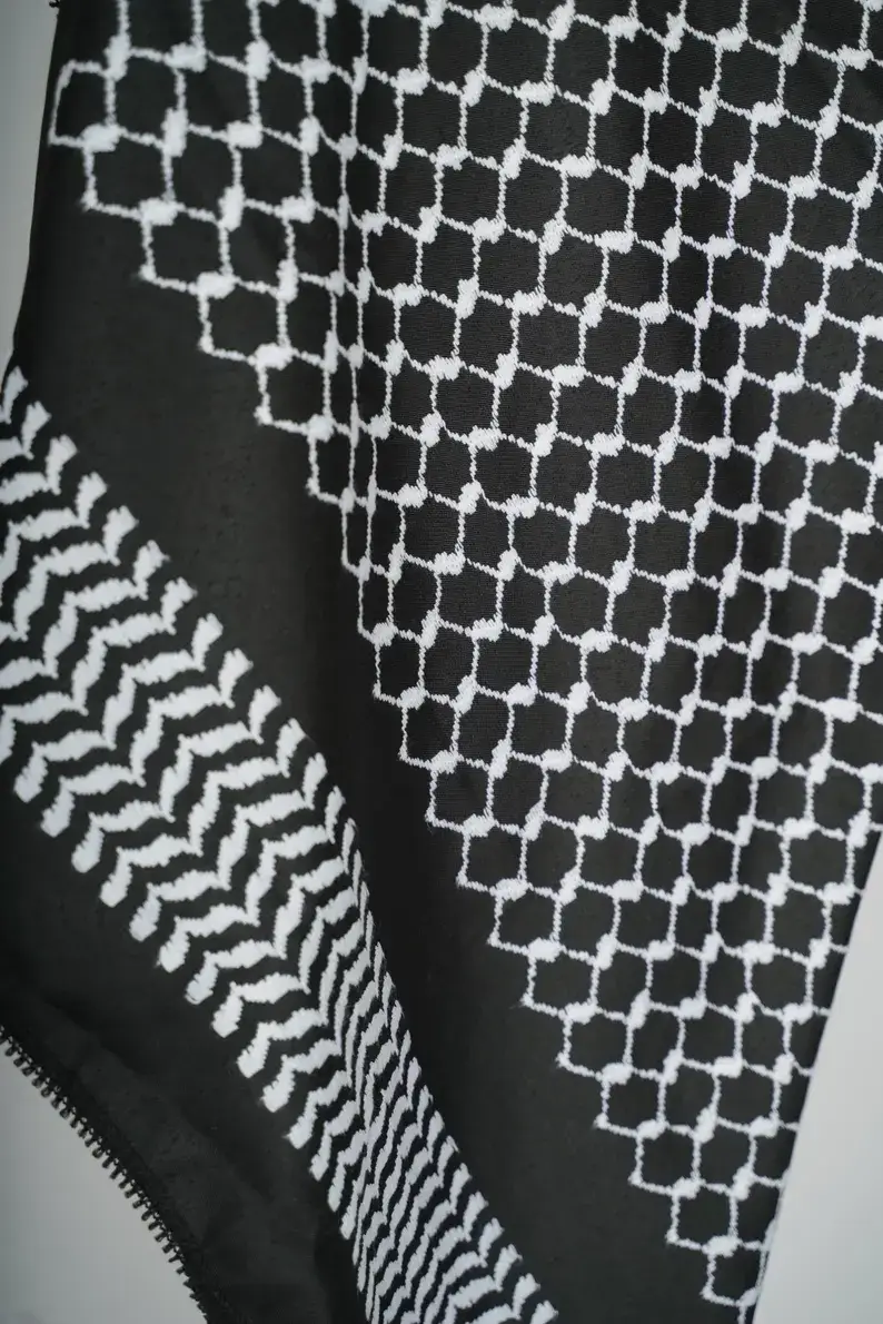 Hecho a mano - Wholesale Scarf - Unisex - Colorful Palestinian keffiyeh with a black background5