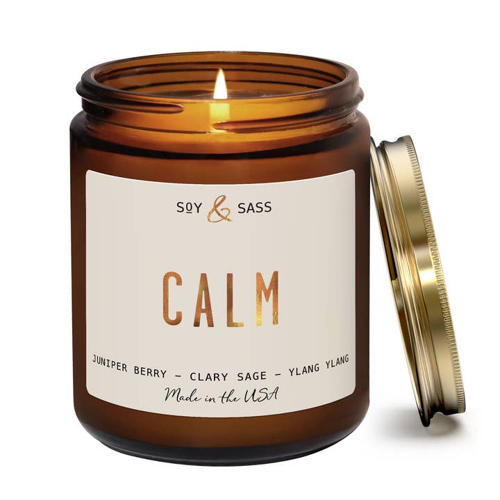 Bougie en cire de soja Calm - Cadeaux bien-être pour la vente par Soy and Sass