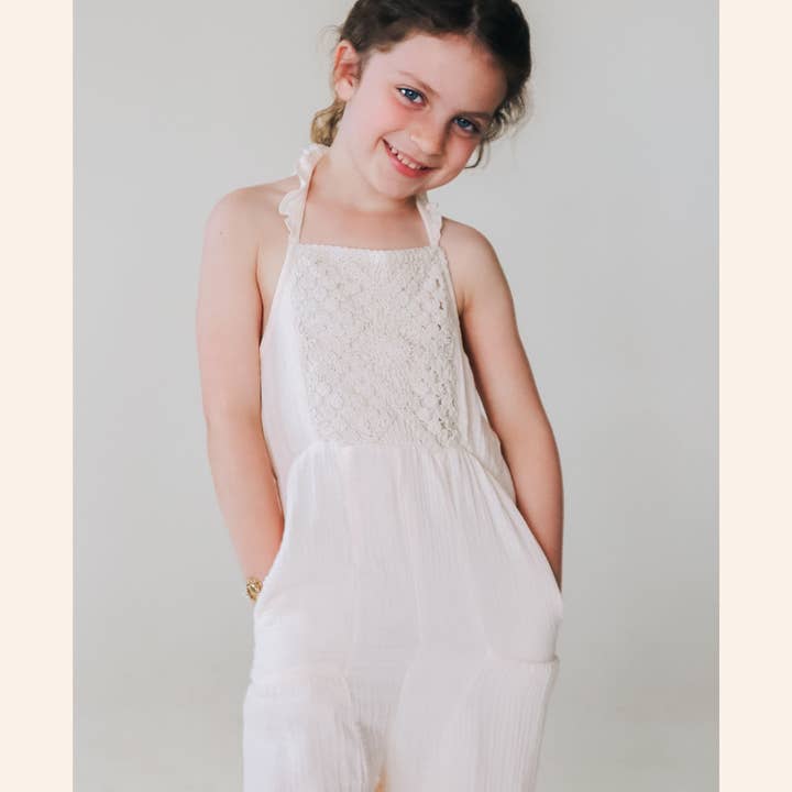 HAHA MAMA Clothing - Venta al por mayor Conjunto de mamá y bebé - Mono de Crochet Blanco Suave para Mamá e Hija - Niña3