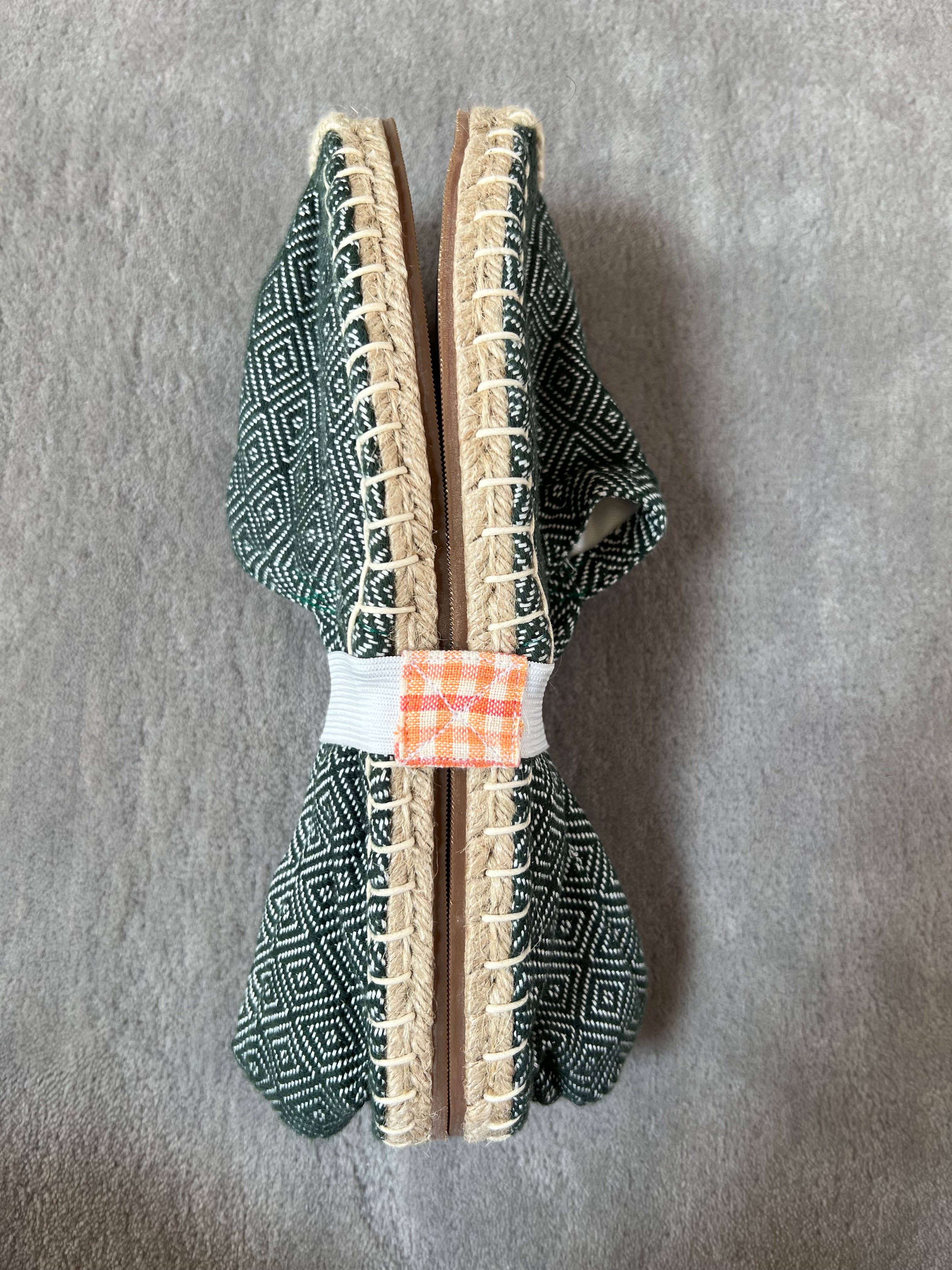 Krama Heritage - Venta al por mayor Calzado plano - Mujer - Las alpargatas Diamond Verde Bosque en su gran estuche natural de hoja de palma10