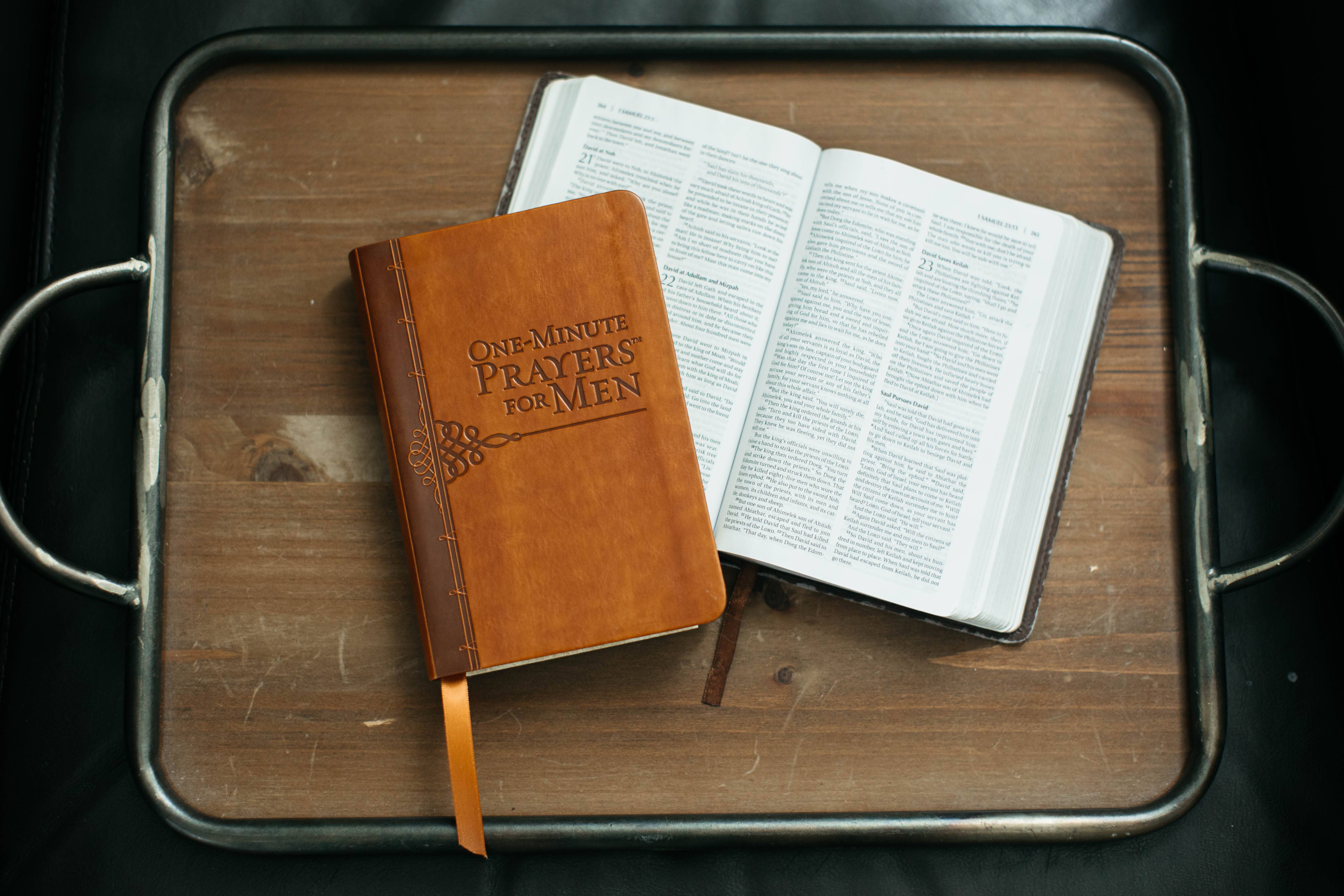 Harvest House Publishers Gift & Specialty Books - Wholesale Religion - One-Minute Prayers  for Men (Milano Softone)1