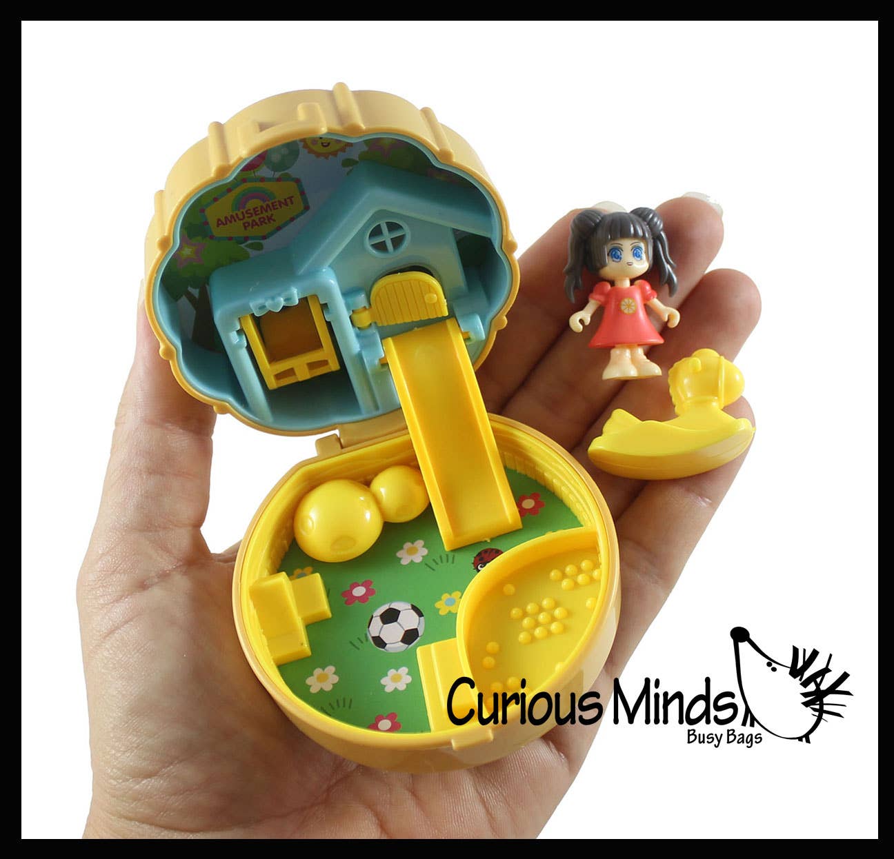 Curious Minds Toys - Vente Accessoire de poupée – enfant - Ensemble de jeu pour mini-poupées, 1 poche, taille de poche, maison de poupée compacte et pliable4