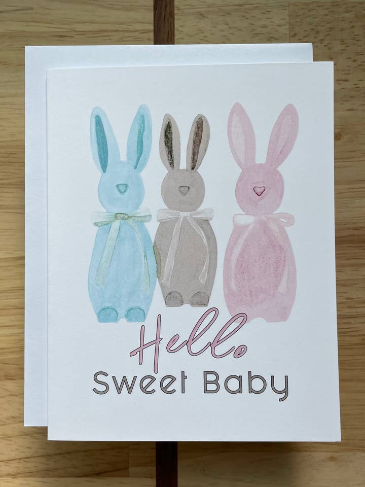 Hello Sweet Baby - Bunny Trio - Akvarel lykønskningskort for engroshandel hos Kristin Schmidt Artist