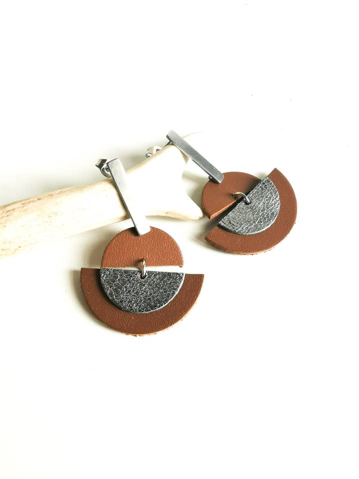 Earrings - LUNA - Leather and Steel - CAFE AU LAIT for wholesale by De fil en vadrouille