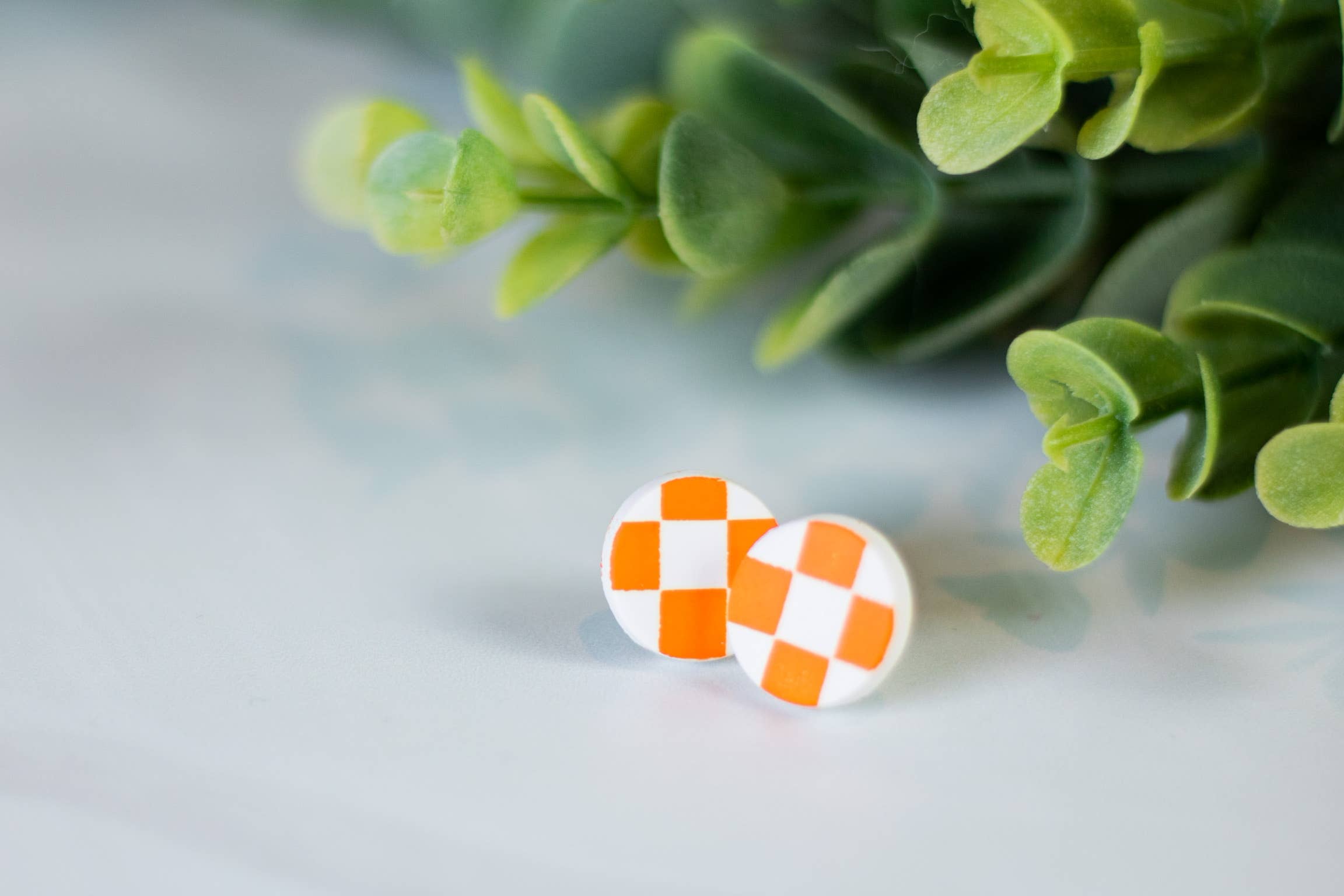 EJ Clay Co - Venta al por mayor Pendientes colgantes - Colección Orange & White Checkered - TN1