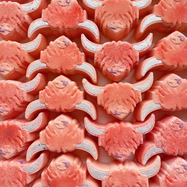 The Sister Made - Wholesale Bath Bomb/Fizz - Highland Cow Bath Bomb1