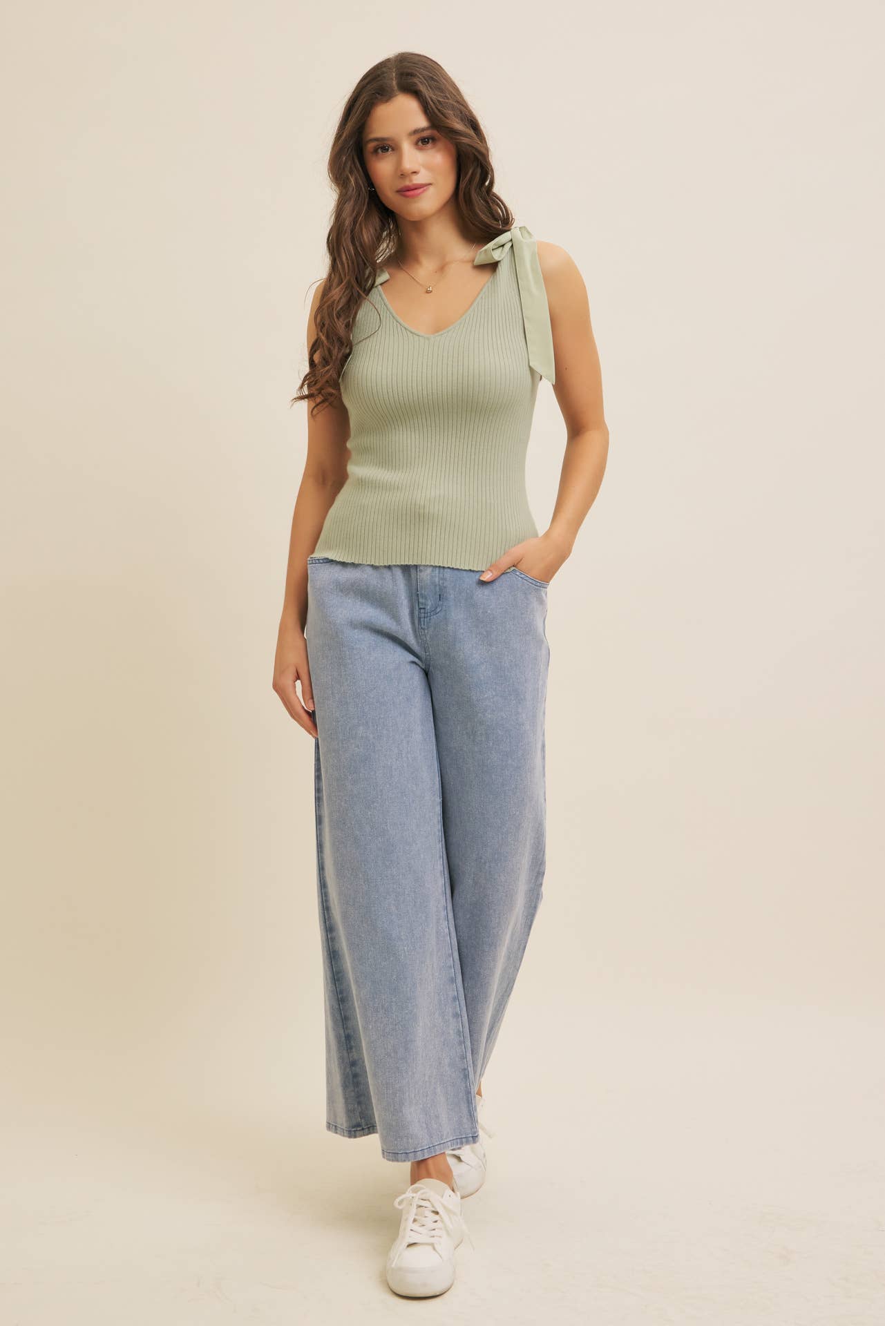 in february – wholesale Pullovertröja - Dam – Tröja i stretchigt ribbstickat material med axelband i blandade material19