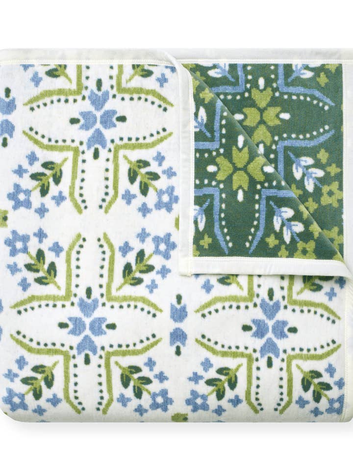 Couverture taille familiale Fleurs de la ferme pour la vente par ChappyWrap