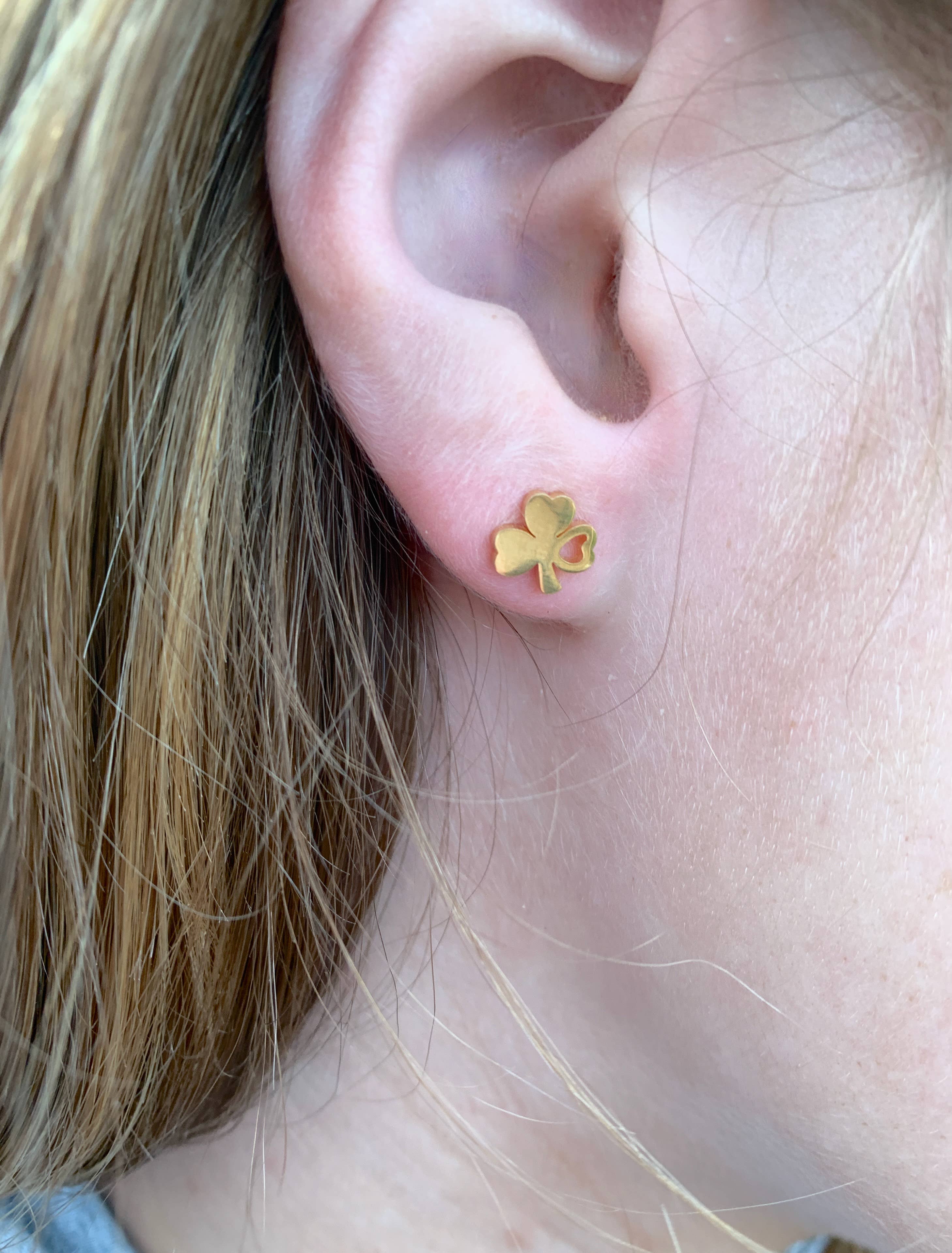 Steele Sloan Designs - Wholesale Stud/Post Earrings - 3-Leaf Shamrock Stud Earrings great for Notre Dame Gift!2