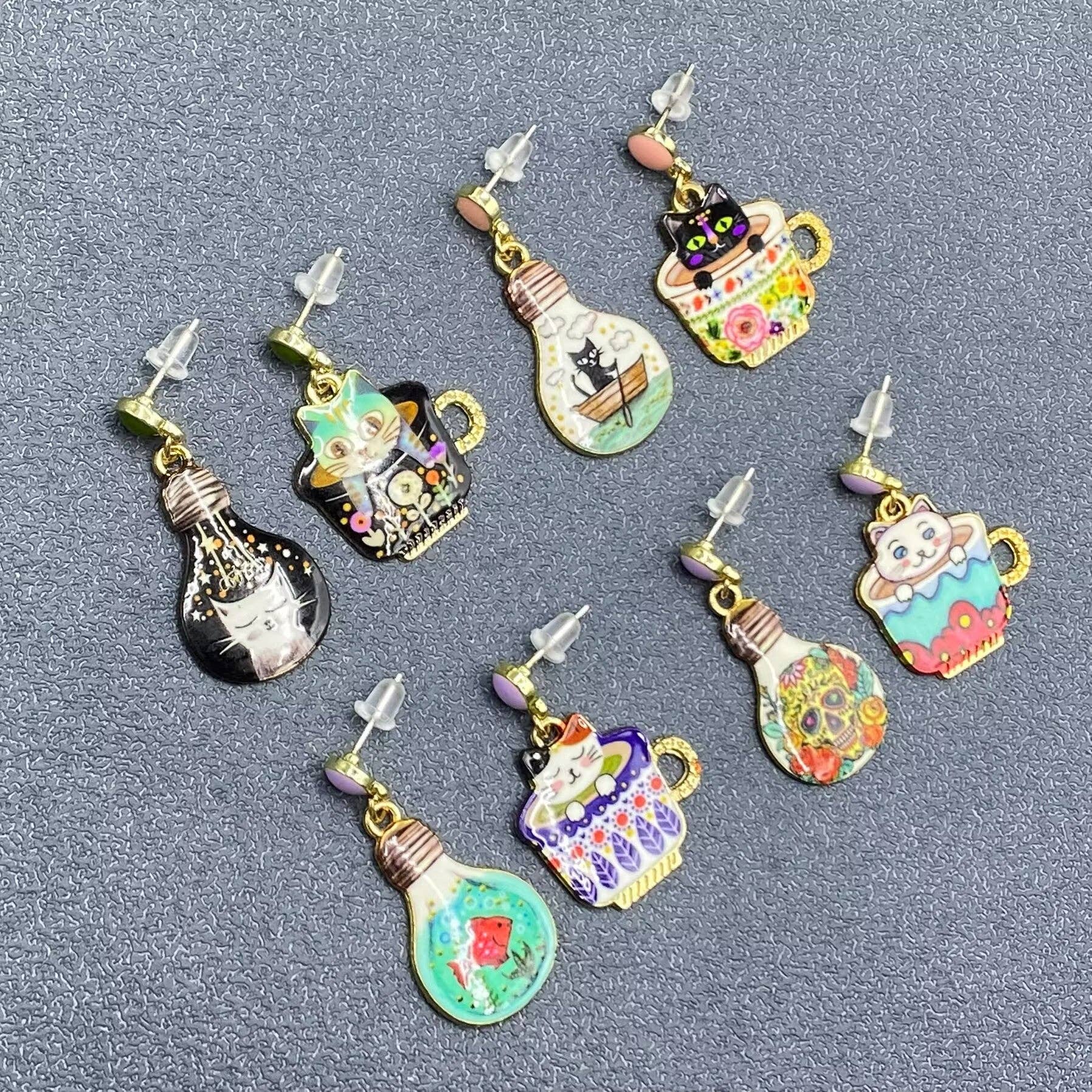 Mio Queena - Wholesale Dangle Earrings - Light Bulb & Cat Asymmetric Dangle Earrings - YK2