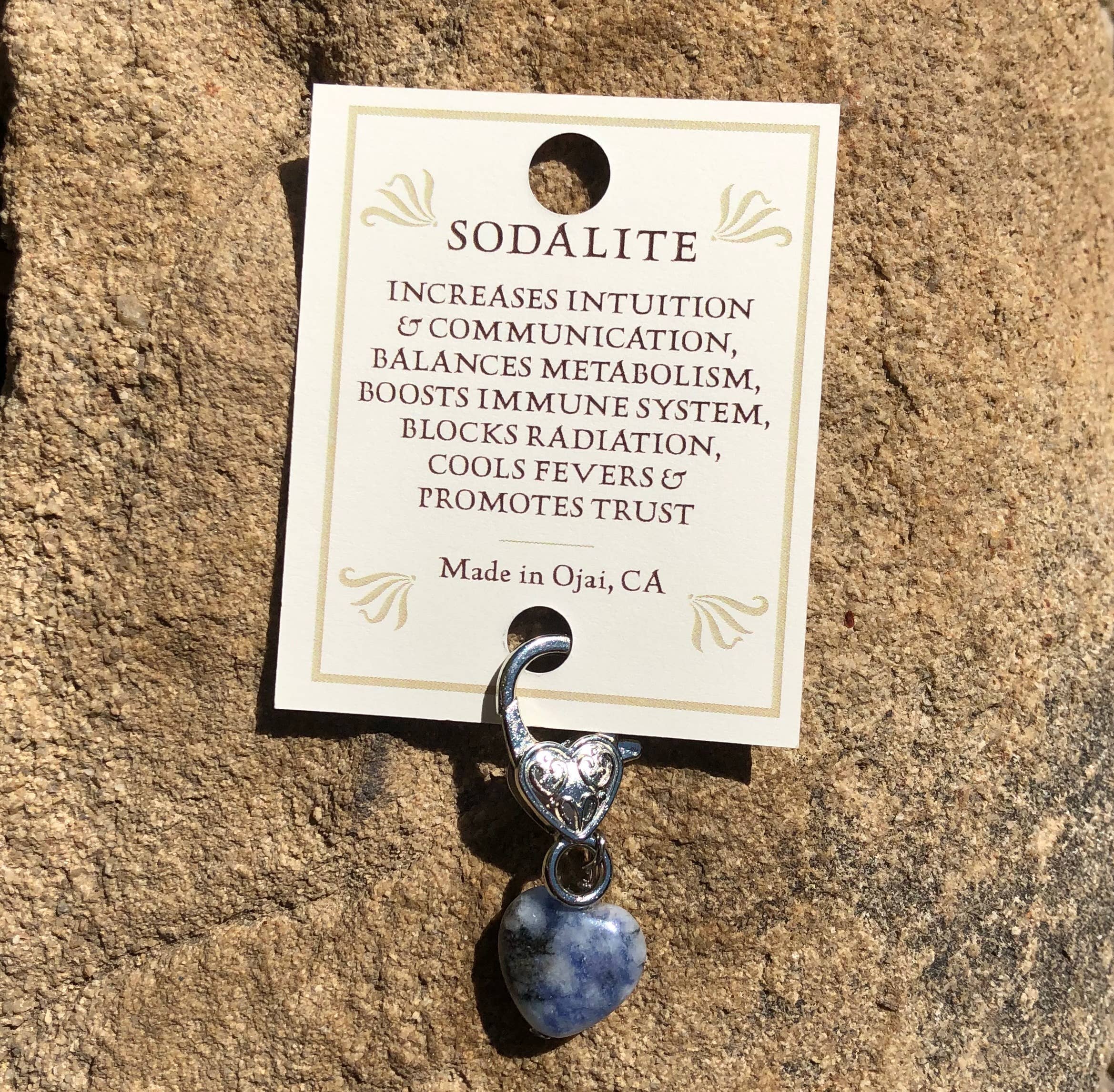 Crystal Pet Love - Vente Breloque de collier – chat et chien - Pendentif cœur en cristal de sodalite pour soutien holistique2
