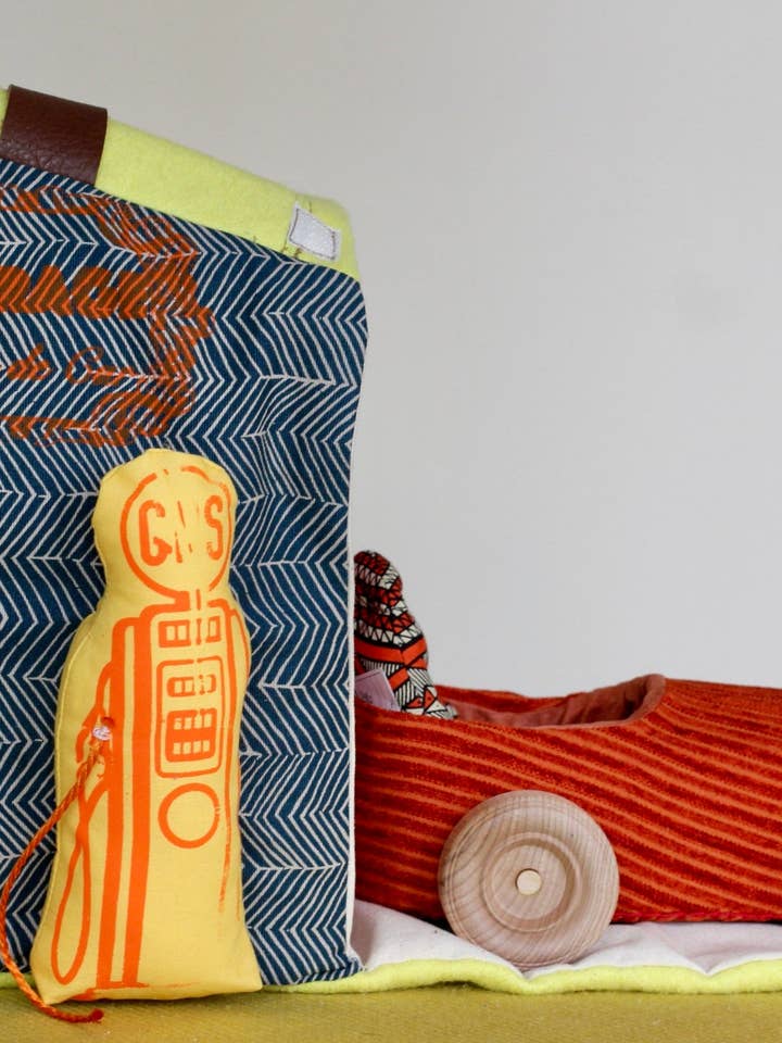 Portable Brownstone Gas Station Toy House Bag for wholesale by Brownstone Playhouse