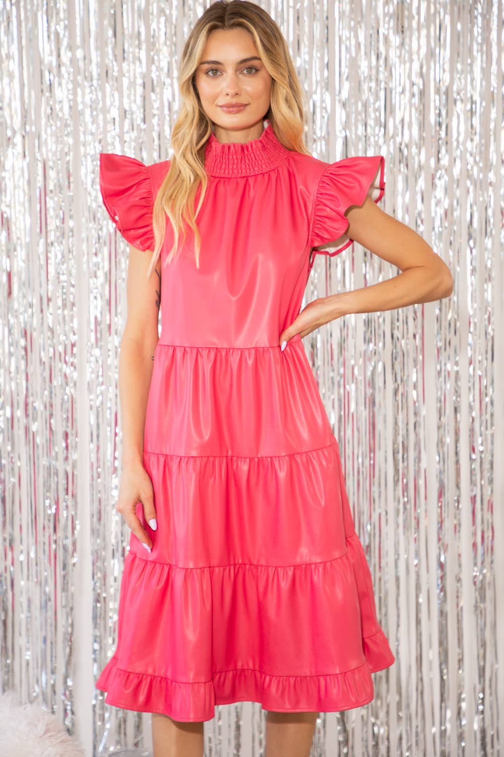 VOY - Venta al por mayor Vestido - Mujer - 32513 Vestido midi de PU escalonado con cuello fruncido4