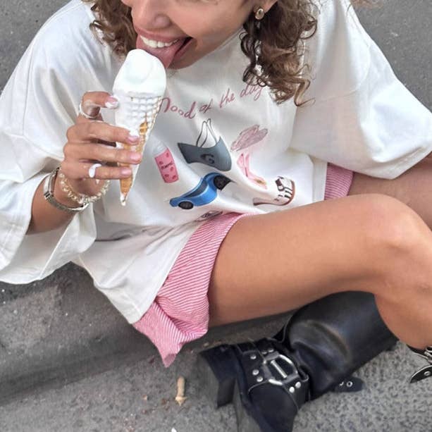 Womens Hand Drawn Print Cotton Tee N25A380 for wholesale by alberalkirk