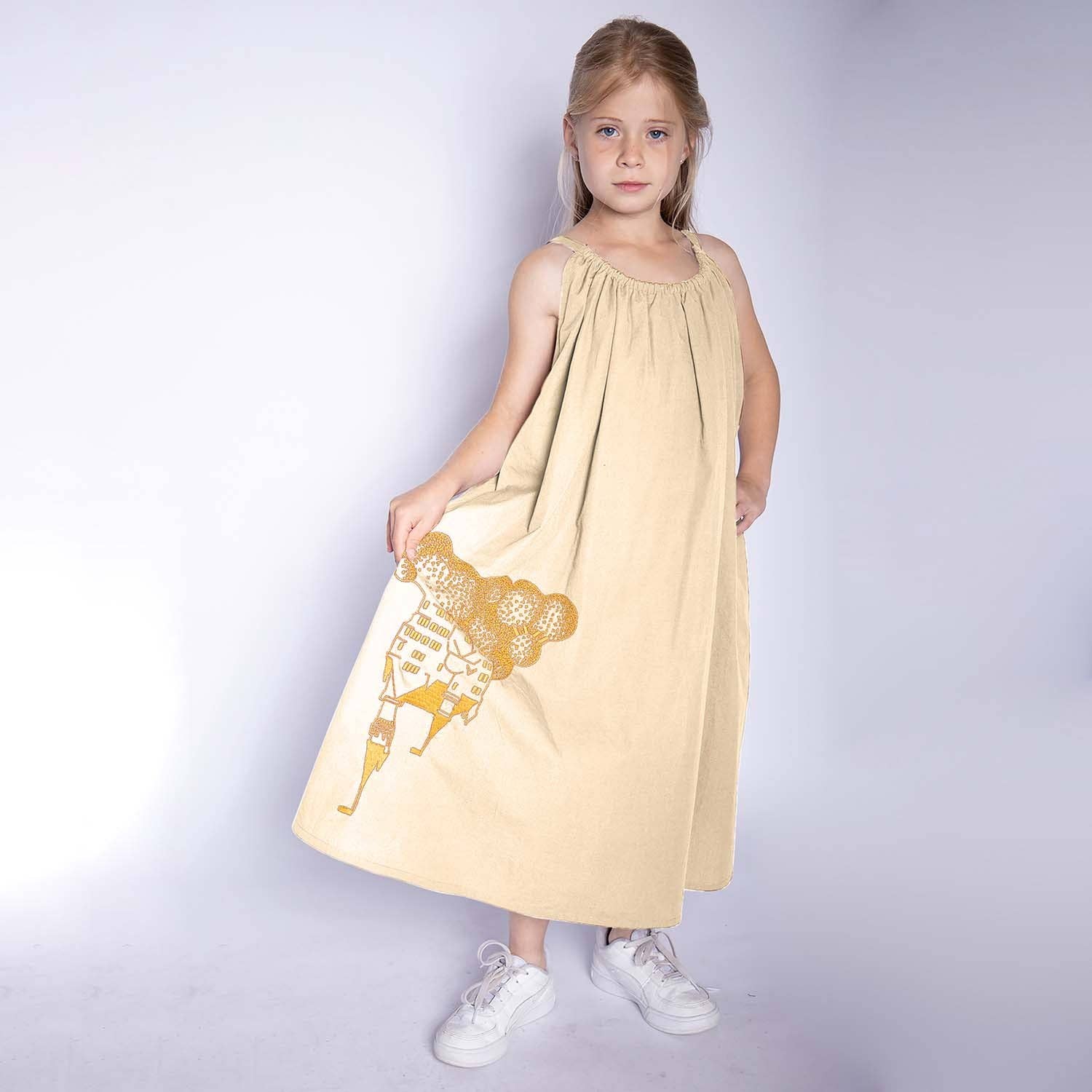 Infantium Victoria - Venta al por mayor Vestido - Niños - Vestido boho beige para niña con bordado de castillo dorado1