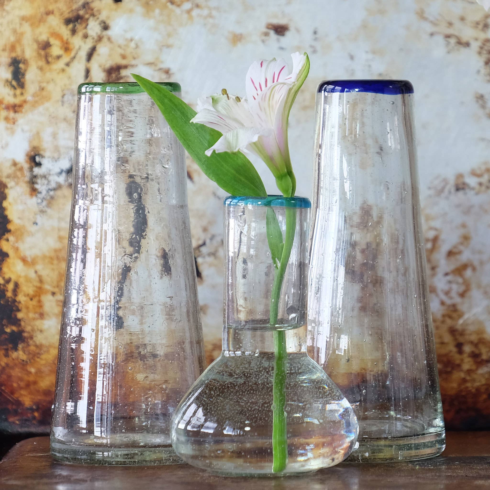 Sobremesa - Wholesale Vase - Blue Rim Small Conical Glass Vase, Bud Vase, Decor2