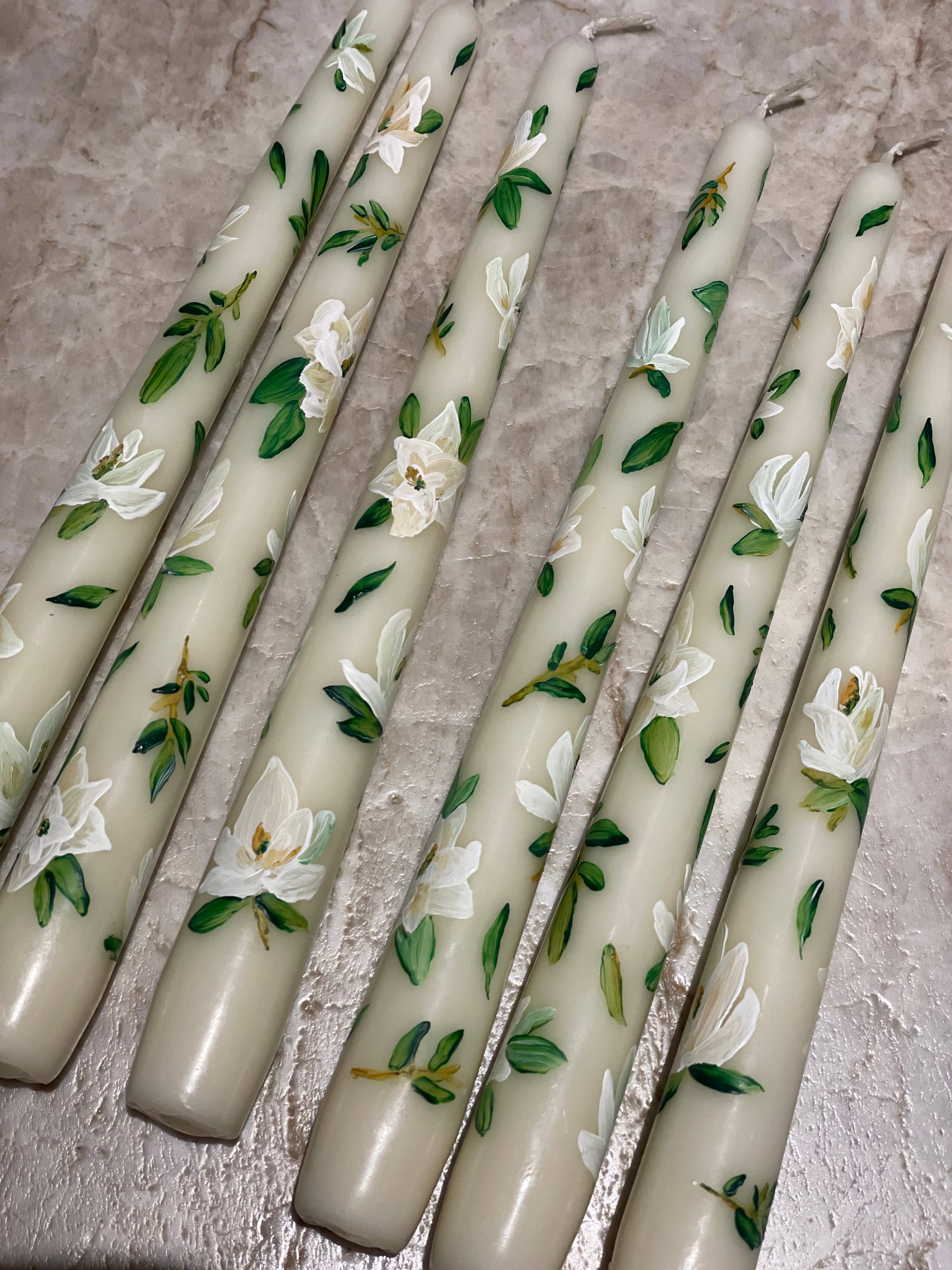 Ashley Myers – wholesale Avsmalnande ljus – Elfenben Magnolia blommig 10 ”koniska ljuspar1