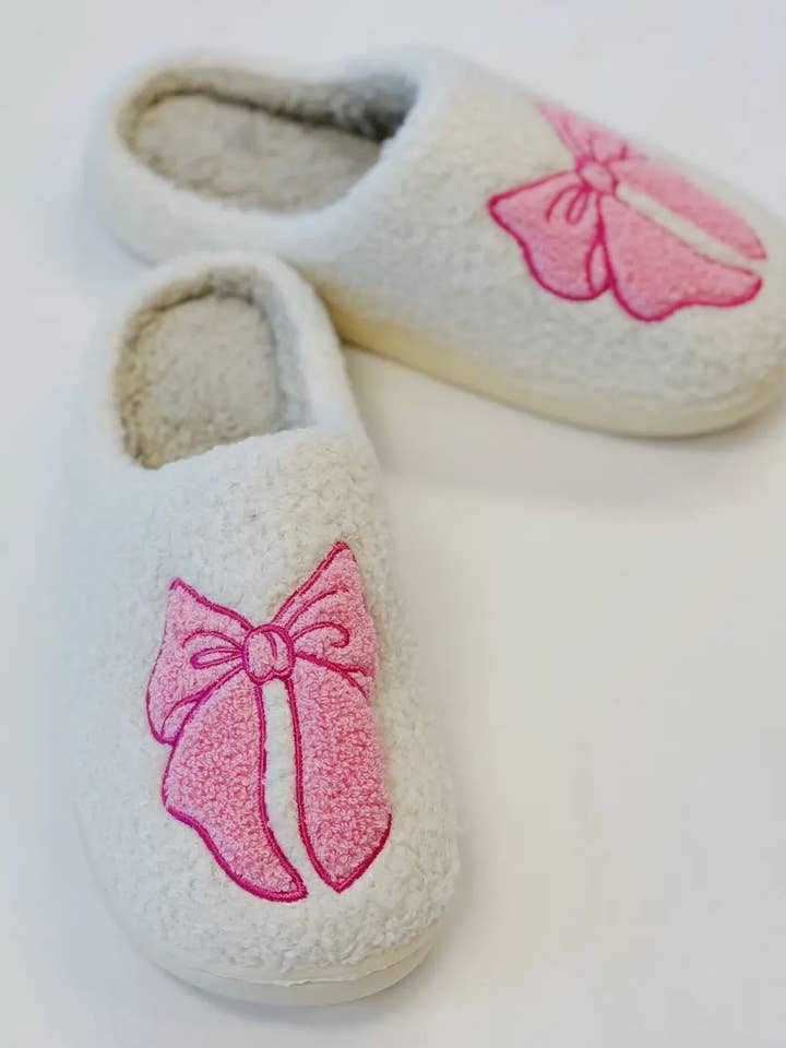 Pantoufles à nœud pour la vente par Soyer Designs & Co
