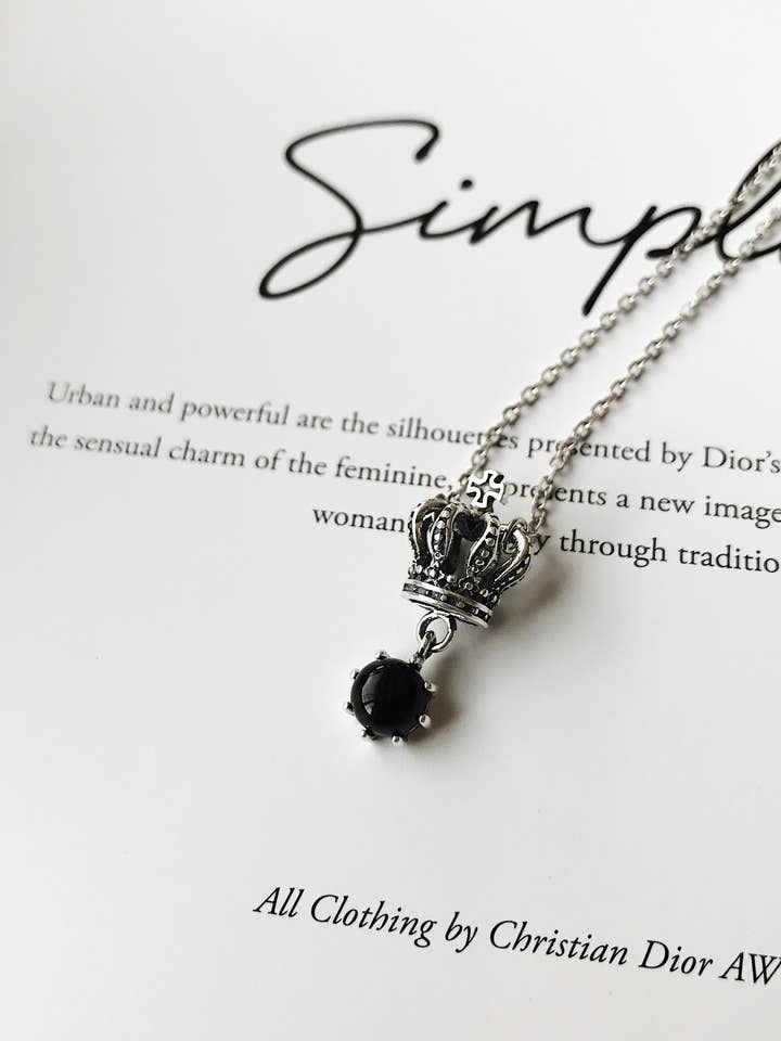 Collier Royal Onyx Dynasty pour la vente par MINICYBER STUDIO