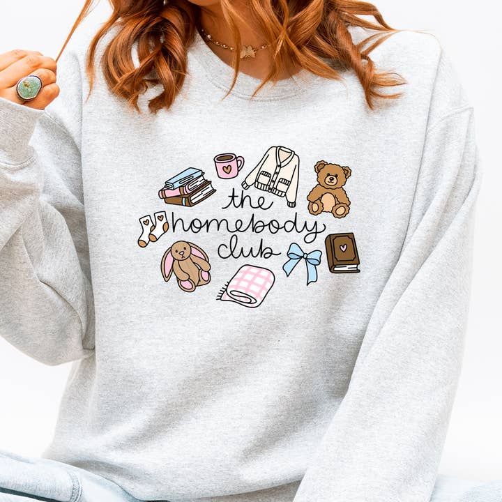 Chandail à col rond The Homebody Club pour la vente par Painted Lavender