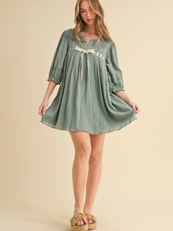 Camellia - Vente Robe – femme - ROBE À MANCHES MI-LONGUES AVEC ENCOLURE CARRÉE ET DÉTAILS EN DENTELLE5