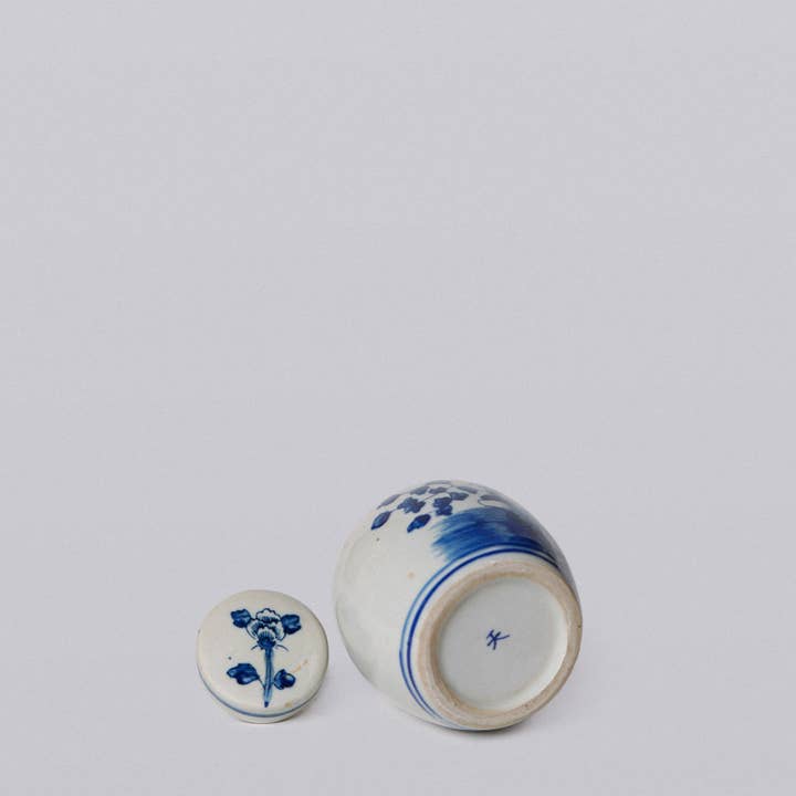 Cobalt Guild - Wholesale Decorative Jar - Blue and White Porcelain Mini Peony Floral Round Jar
