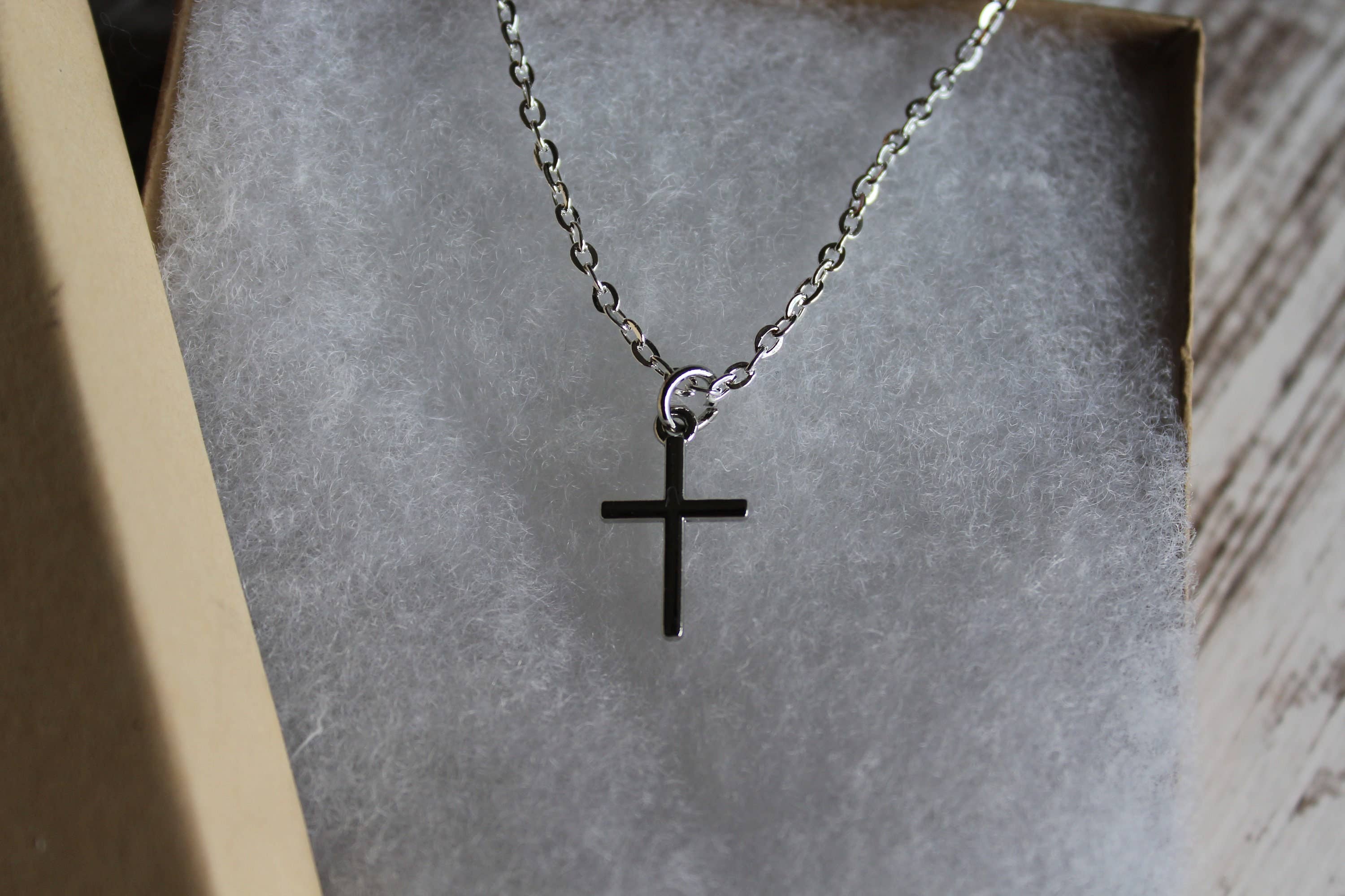 Style by Kenz - Wholesale Pendant/Charm Necklace - Sterling Silver Cross Necklace, Dainty Silver Cross Necklace2