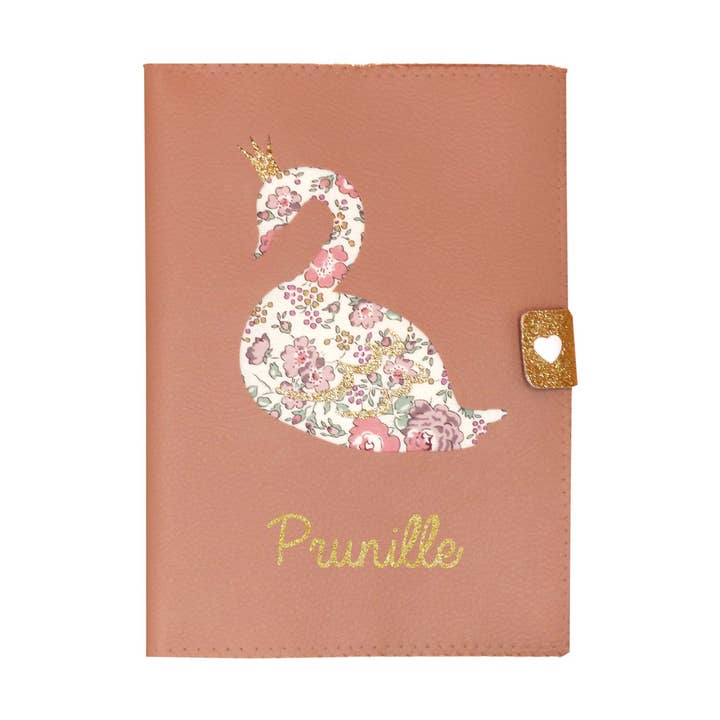 Protège carnet de santé personnalisé fille Beige Cygne en liberty pour la vente par Crapaud Chou
