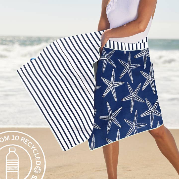 Toalla de Playa Ecológica Reversible Azul Marino con Estrellas de Mar para venta al por mayor de rockflowerpaper