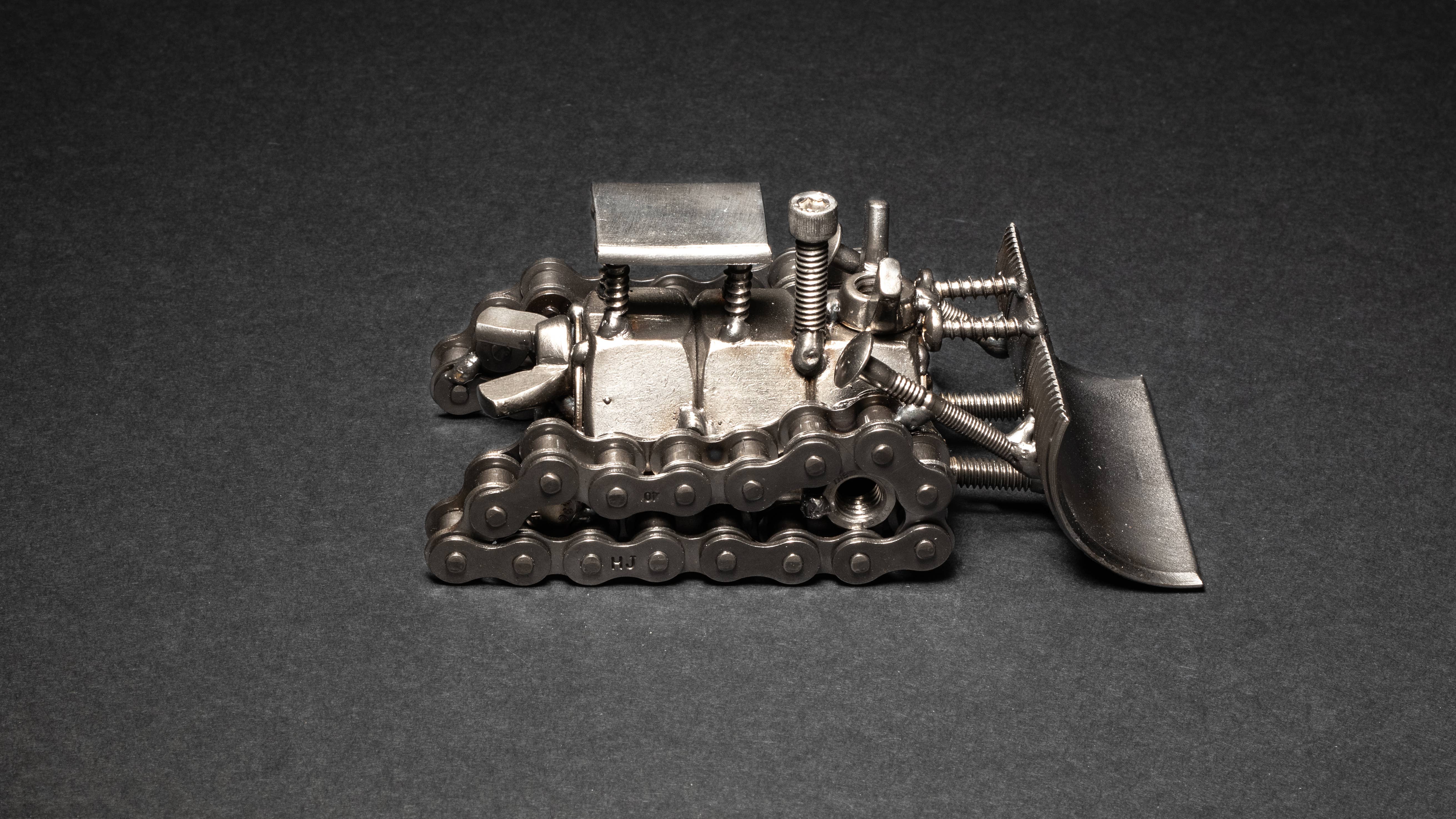 Metal Relic - Wholesale Decorative Figurine - Metal Bulldozer Figurine4