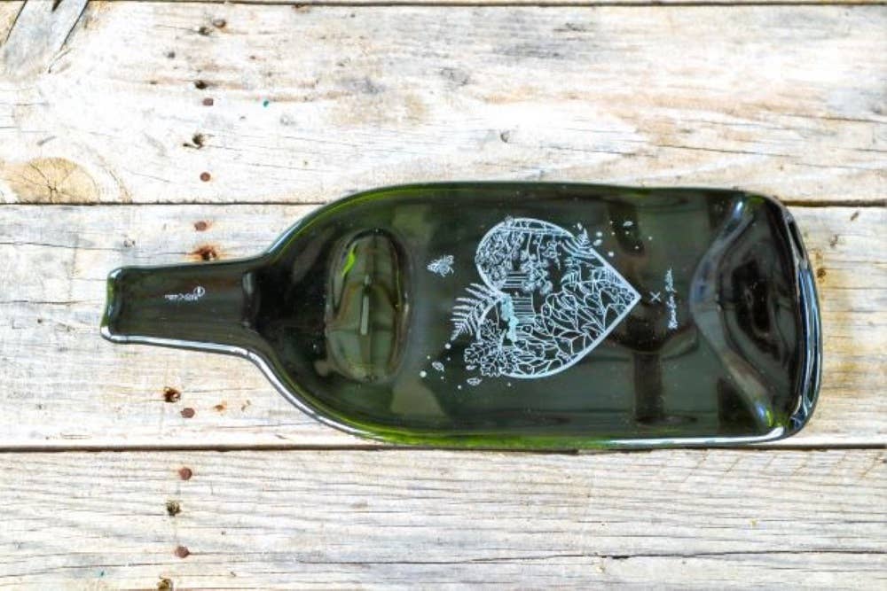 PLATES & Culotées - Wholesale Decorative Plate/Dish/Bowl - THE WHITE PLATES & illustrated Heart-white3