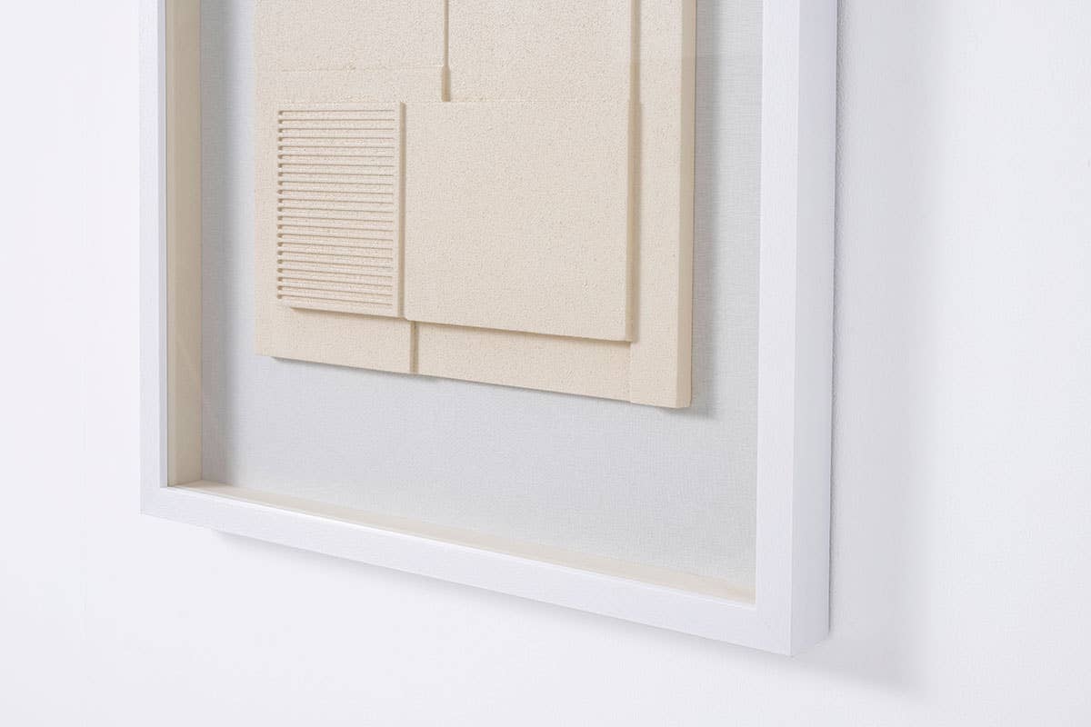 Gdeco - Wholesale Picture Frame - 60*80 Cm Cabinet Picture, White Frame And Beige Carved Wooden Sculpture.3