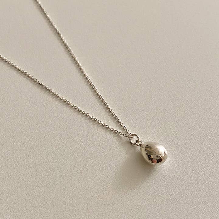 Sterlingsølv regndråbe vedhæng halskæde for engroshandel hos Cult Mystique