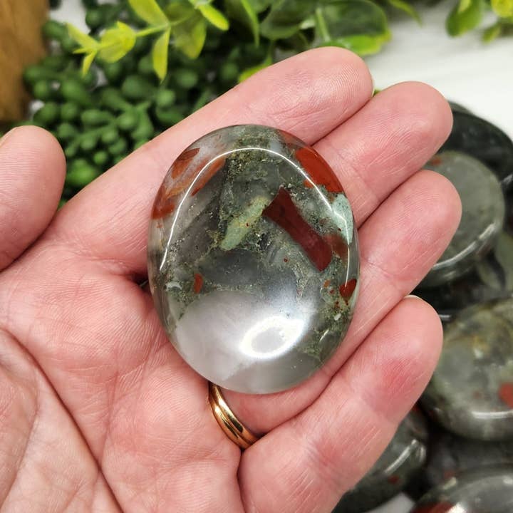 Meraki Gemstones – wholesale Andlig sten/kristall – Afrikansk blodsten oro ädelsten 50x40x10mm (0,5 kg/1,1 kg.)