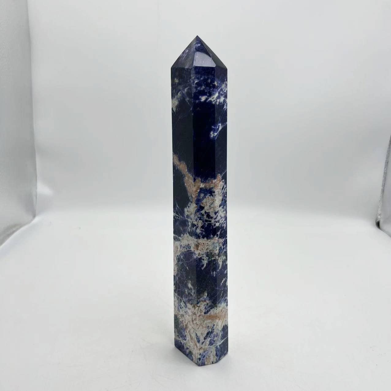 Crystal Deal· Wholesale Crystals & Gifts – Großhandel Kristall-Ladeplatten – Natürlicher Sodalith-Turm – 7"-10" hoher blauer dekorativer Kristall5