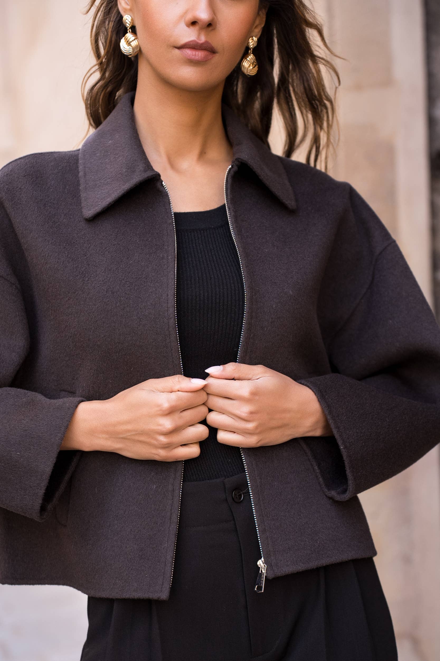 Attentif Paris - Wholesale Coat - Women's - Hand-sewn short coat in blended wool with zip closure28