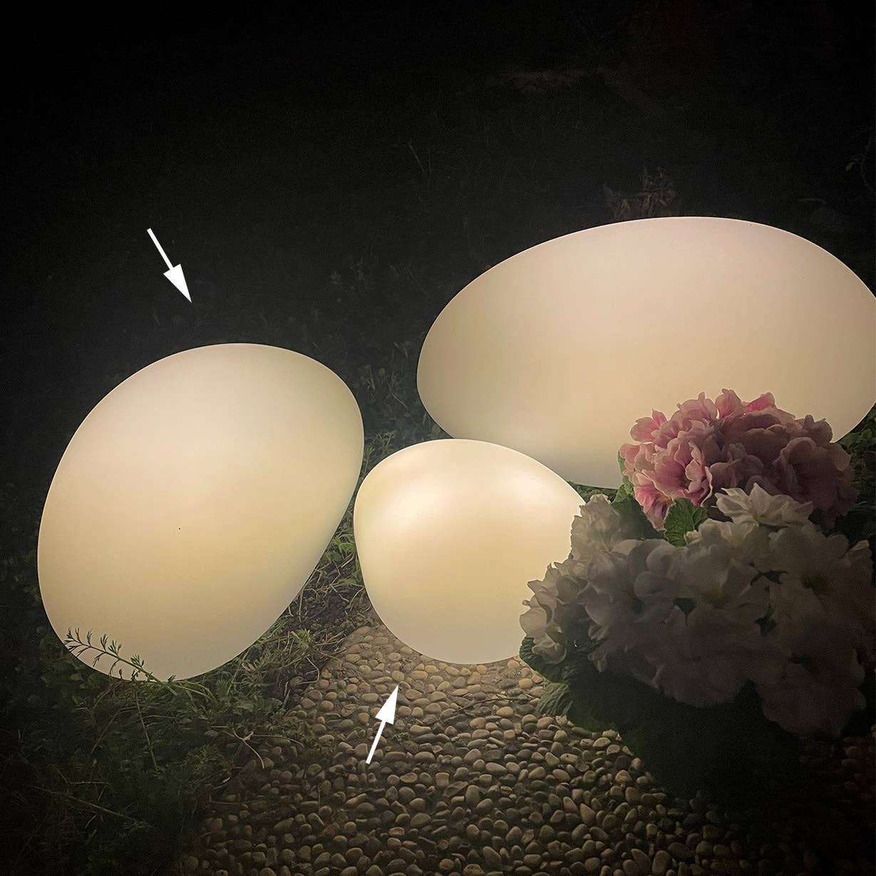 Fiorirà un giardino – Luz de exterior/de relva por atacado – Conjunto com duas luminárias de jardim em pedra com energia solar e USB1