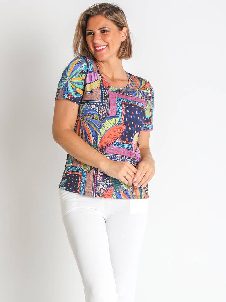 Gestricktes T-Shirt mit PES-Druck aus recyceltem Material für den Großhandel von LOURDES CASTILLO