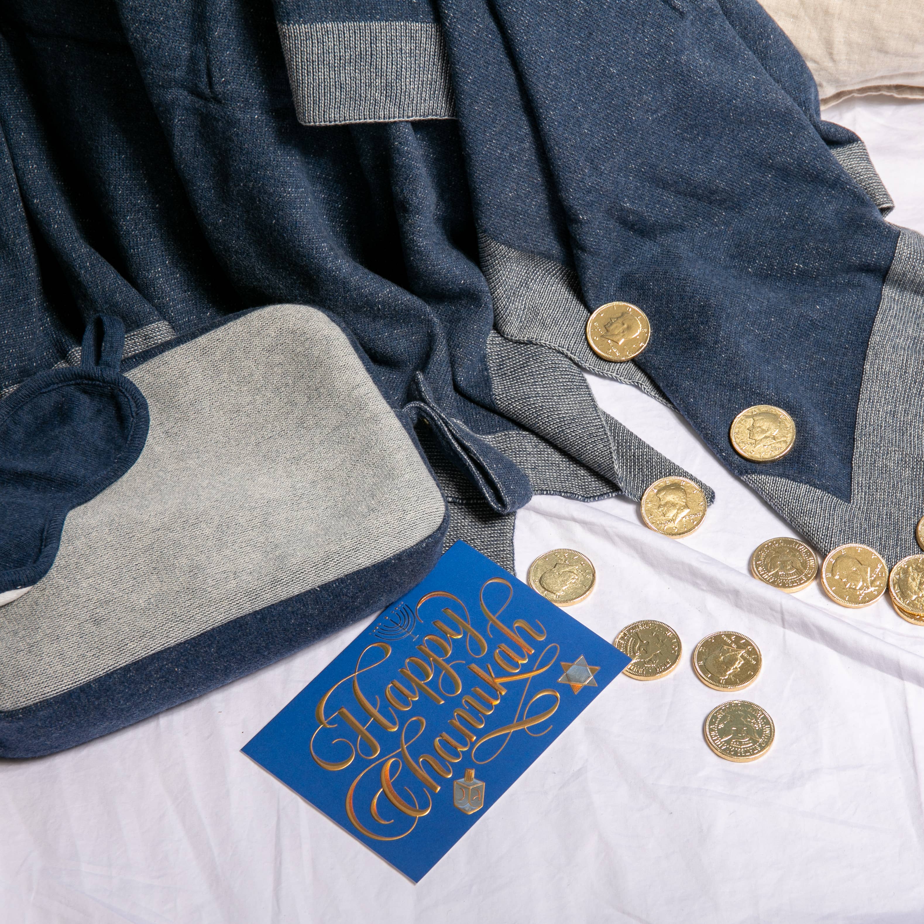 Pink Lemonade – wholesale Travel blanket – Reversible Solid - Navy/Vanilla4