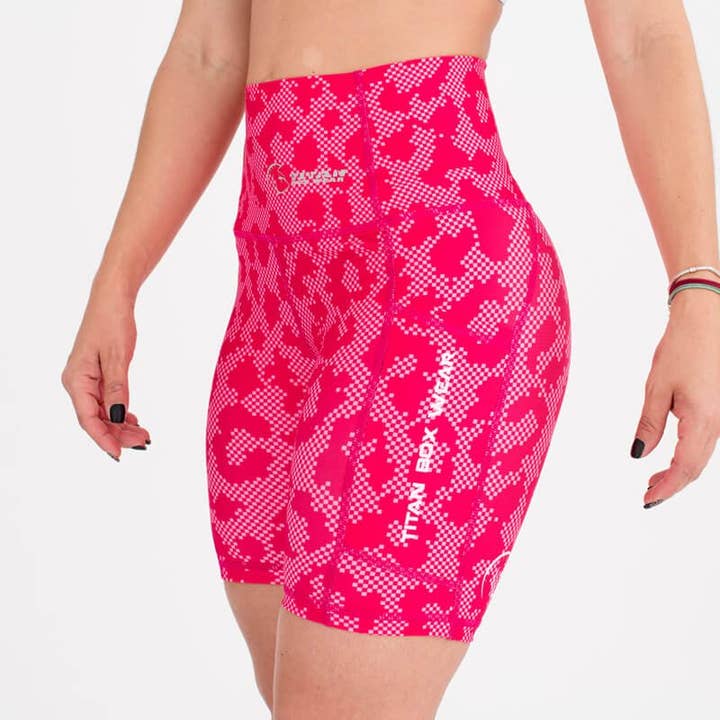 Short taille haute Xtamina de 6 po (Beastie Pink) pour la vente par Titan Box Wear