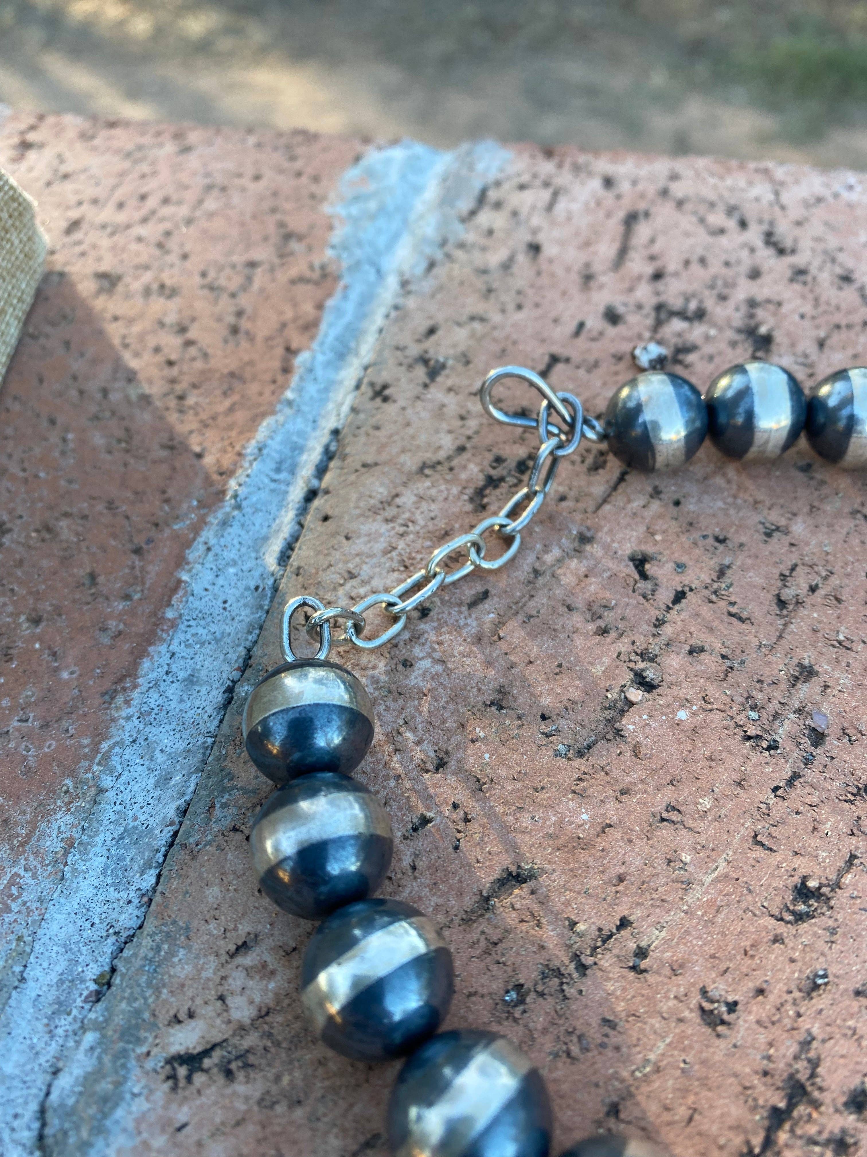 Nizhonitradersllc – Colar com missangas/pérolas por atacado – Pérolas de Prata Esterlina Estilo Pérola Navajo Feitas à Mão 12mm com Extensor de 2 Polegadas5