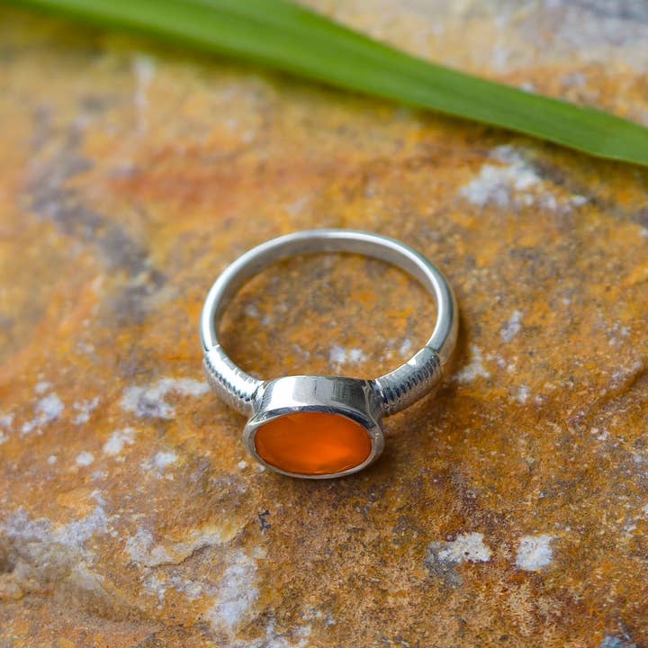 Tiramisu - Wholesale Single Stone/Solitaire Ring - 925 Sterling Silver Carnelian Gemstone Textured Ring
