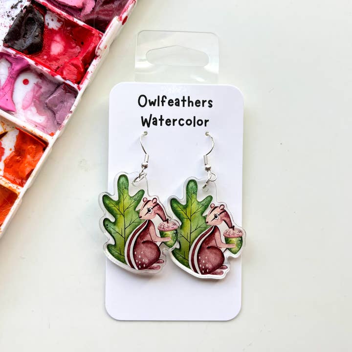 Boucles d'oreilles Tamia – Art animalier Écureuil des bois pour la vente par Owlfeathers Watercolor
