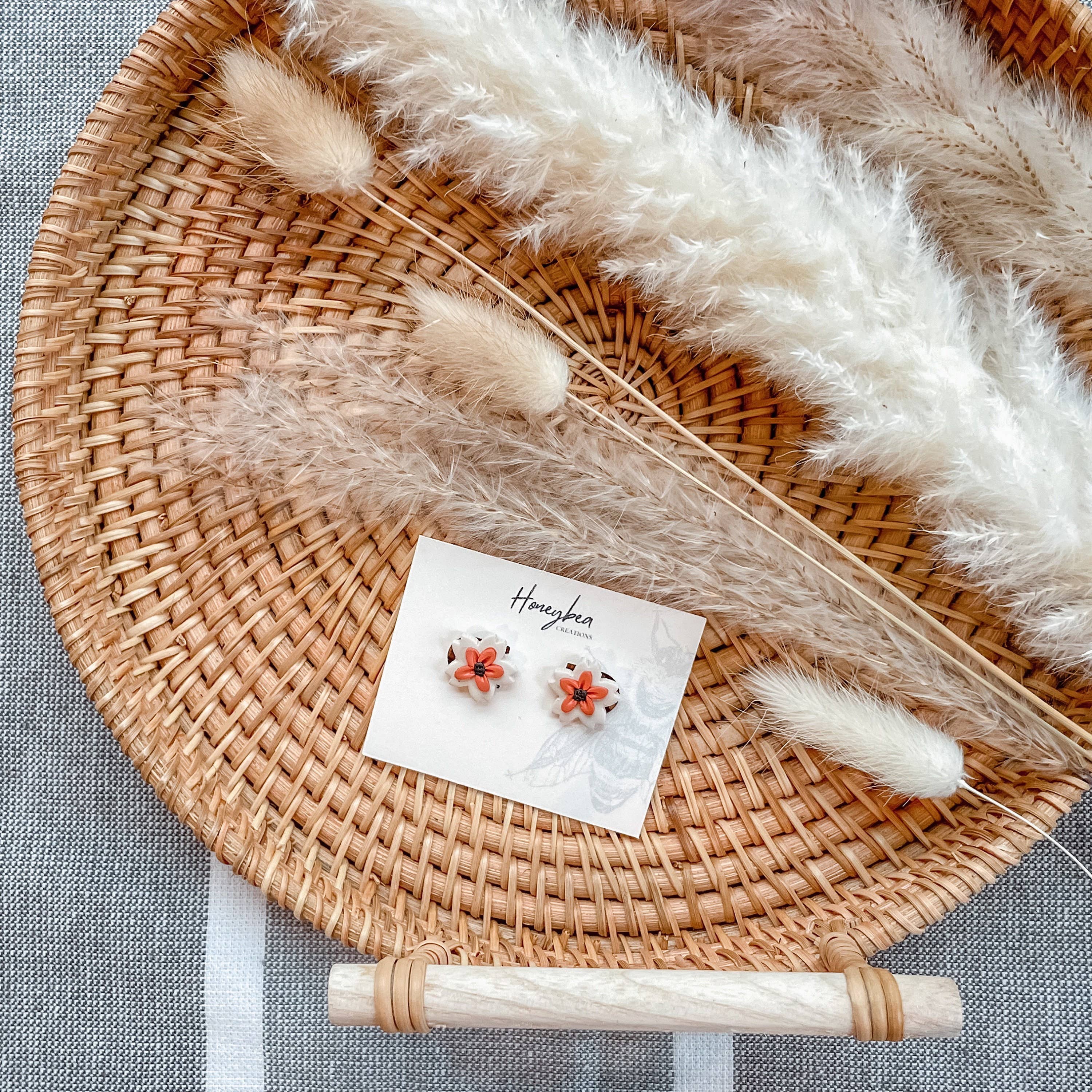 Honeybea Creations WI - Venta al por mayor Pendientes de botón/aretes de poste - Crea tu propio paquete de aretes medianos | Pendientes hechos a mano4