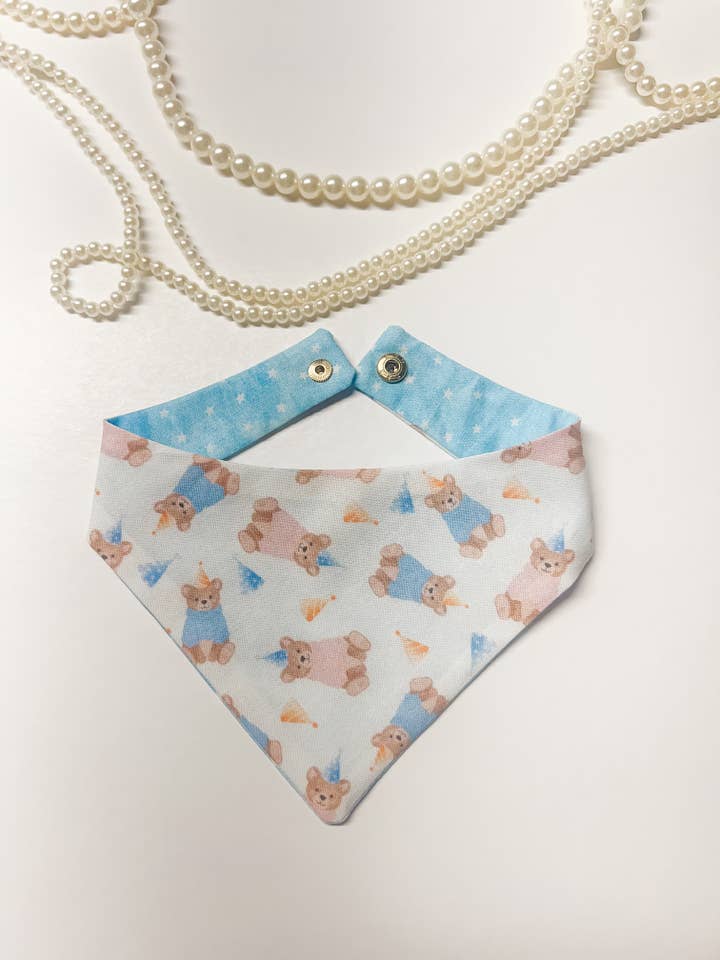 Bandana réversible pour chien avec col à pression, motif fête d'ours en peluche pour la vente par StellaLoo