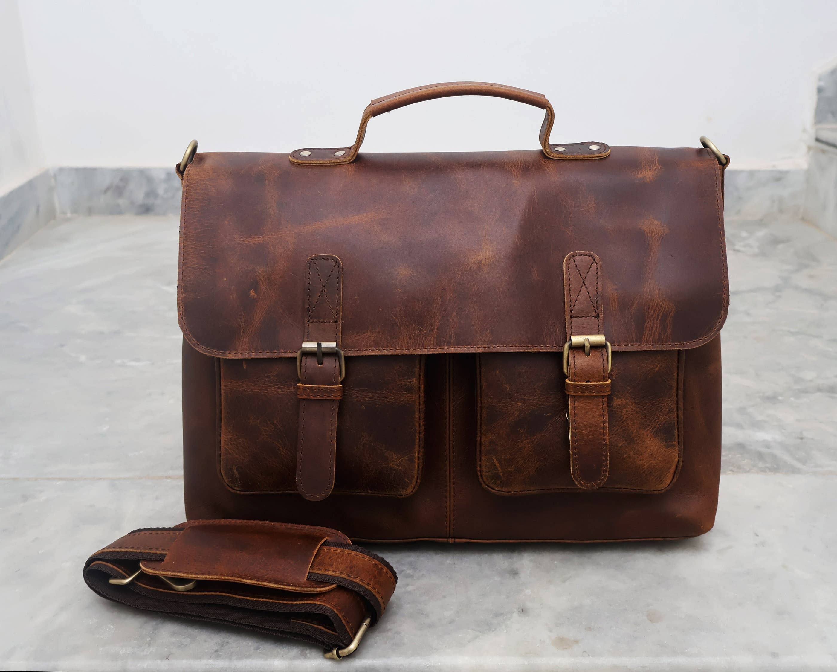 Billion Brothers – Großhandel Messenger Bag – Unisex – Buffaloleder Umhängetasche für Laptop – Satchel Schultertasche0