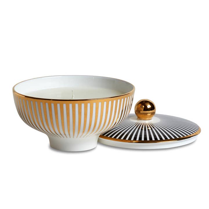 Scented Candle in a fine bone china vessel with 22carat gold for wholesale by 1882 Ltd.