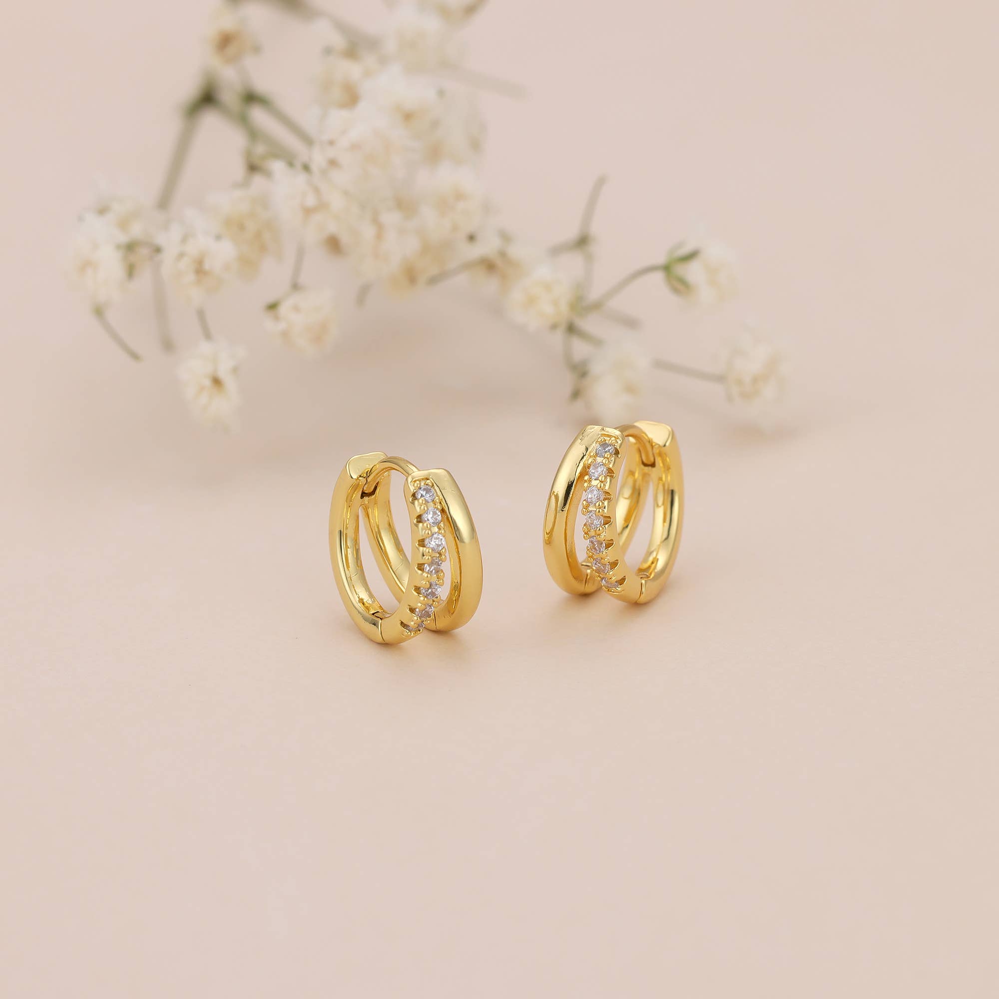 Melange Blanc – wholesale Huggie earrings – E182 double hoop huggie earring, double hoop earring4