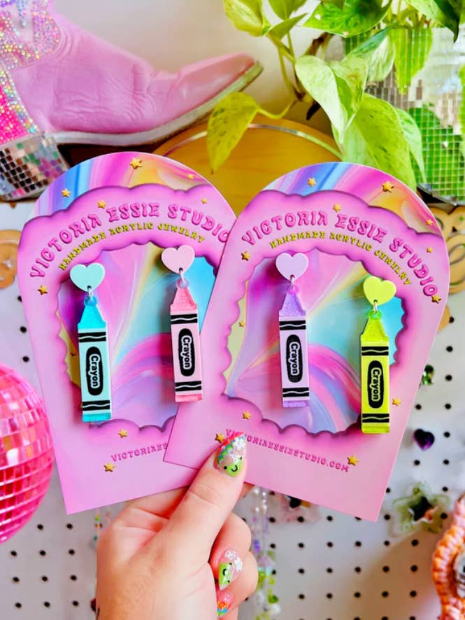 Boucles d'oreilles crayon pour la vente par Victoria Essie Studio