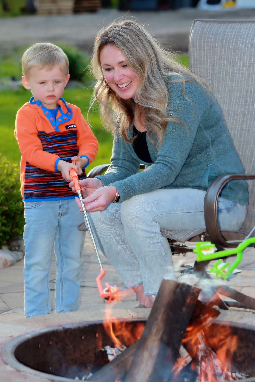 Outdoor Fun For All, LLC – wholesale Kitchen tool/gadget – Marshmallow Mitt2